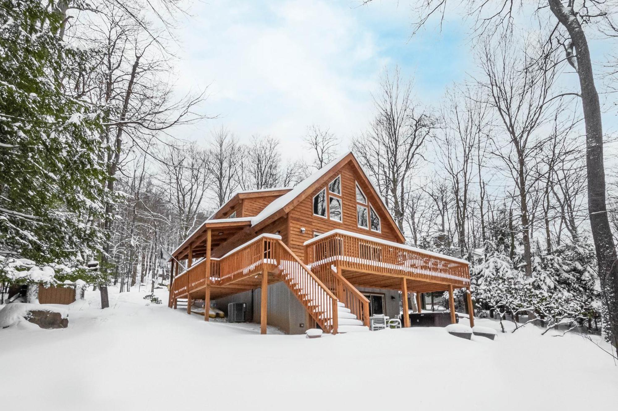 Maplewood Cottage McHenry Exterior photo